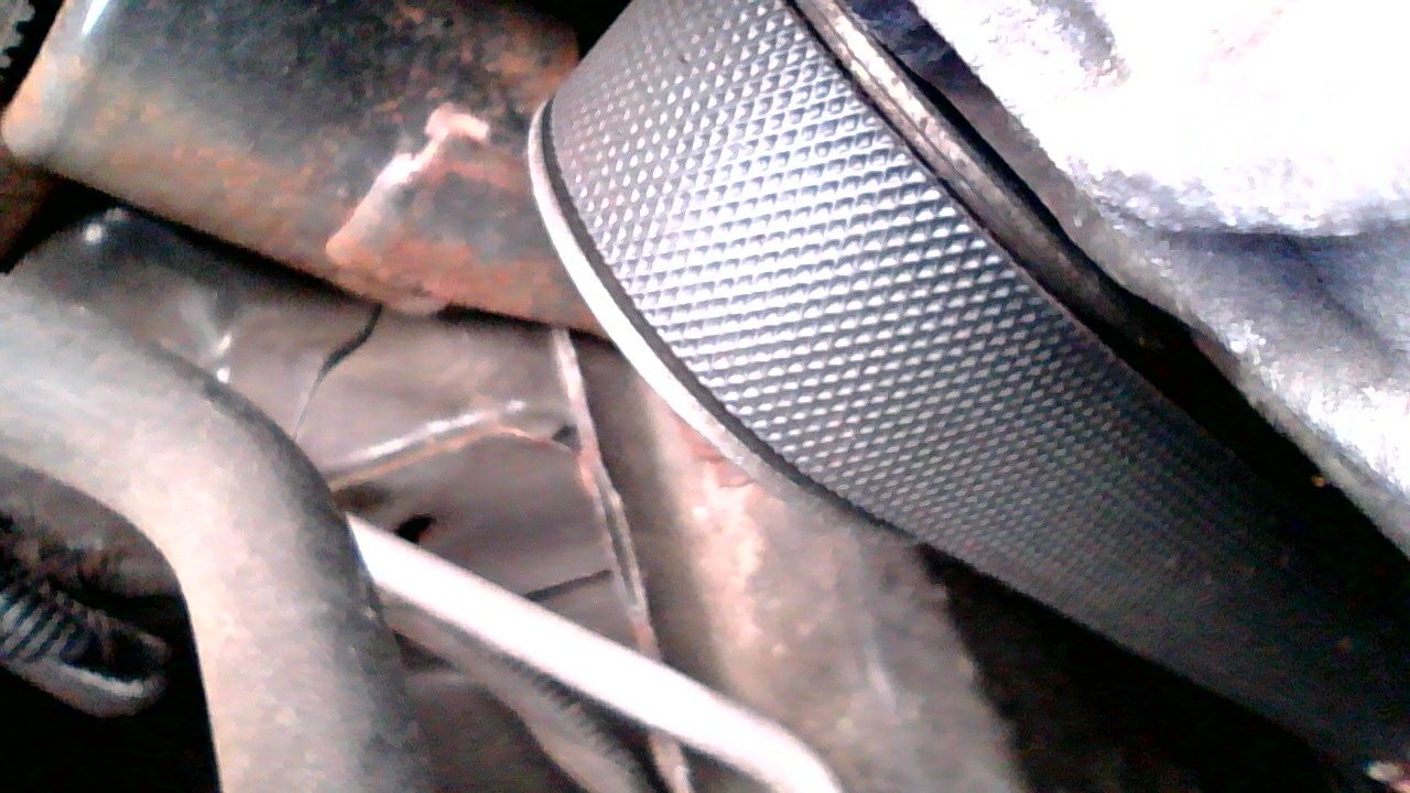 Image taken with the iCarsoft VDSP2000 videoscope in an engine bay